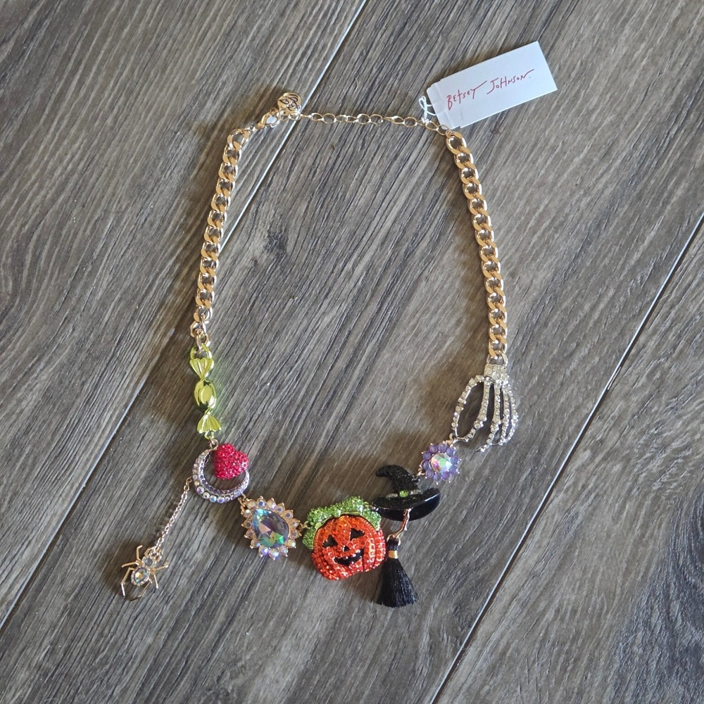 Betsey Johnson Halloween Charm Link Necklace Spooky Kitsch Pumpkin Spider Witch - Picture 3 of 6